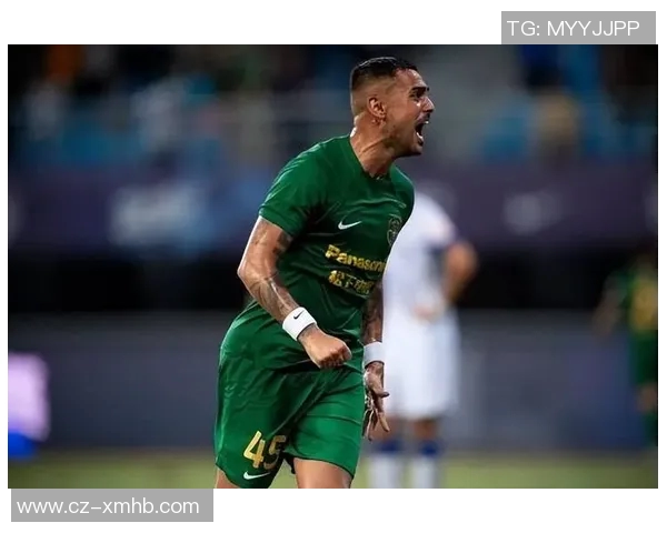 足球球星赛后休息时被拍到打呼噜场面引发球迷热议